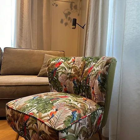 Apartment Book-a-room 32