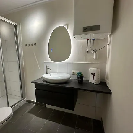 Apartment Book-a-room 32