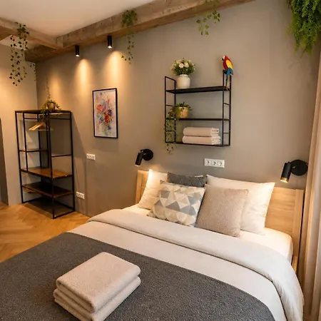 Apartmán Book-a-room 32 *