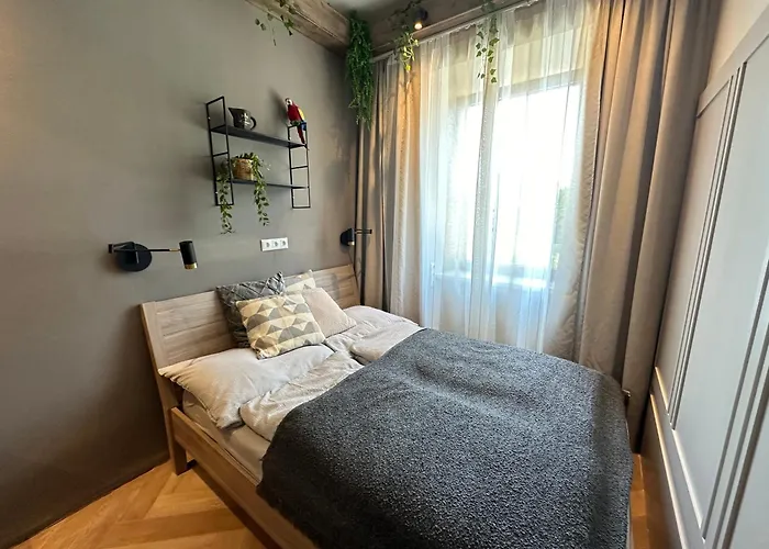 Book-a-room 32
