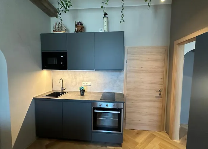 Book-a-room 32 Apartment